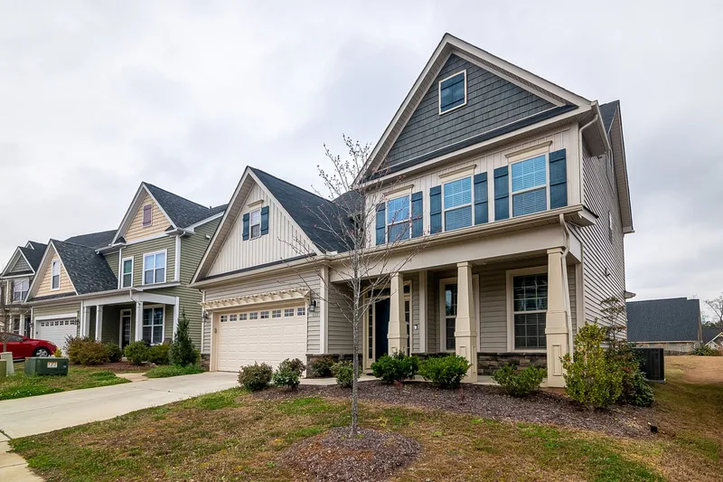 Pending Home Sales Hit Record Low in September as Mortgage Rates Near 7.4%